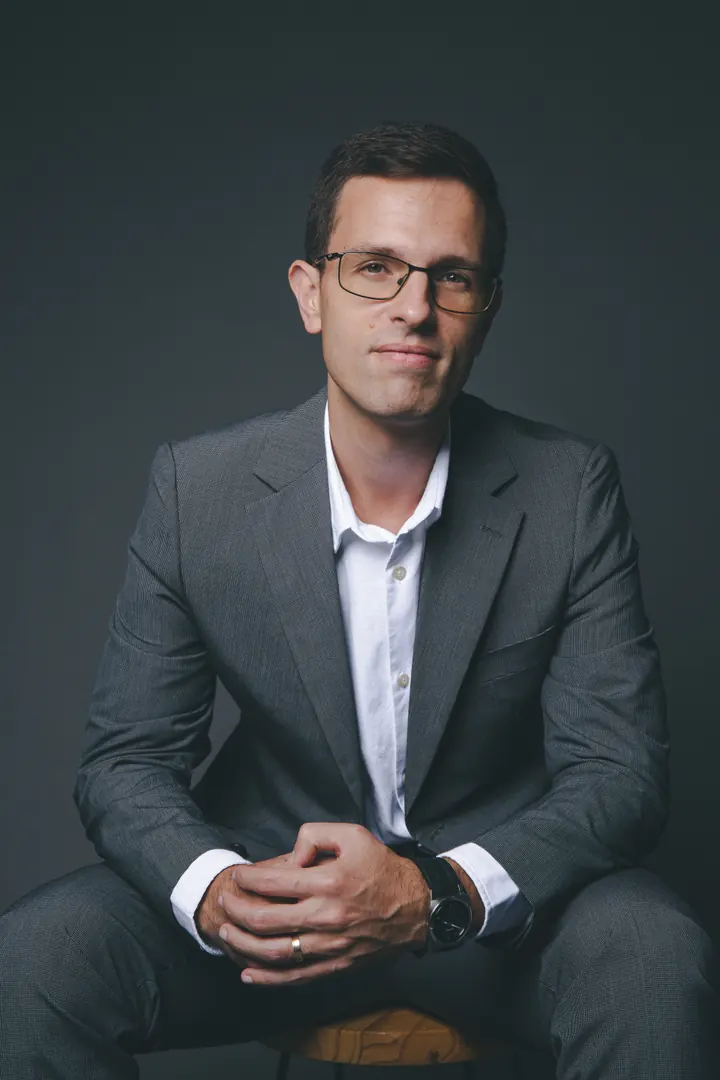 Retrato profissional de Paulo Vilela, sócio fundador da Sion Capital